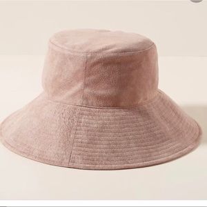 New Anthropologie bucket hat faux suede ⭐️⭐️⭐️⭐️